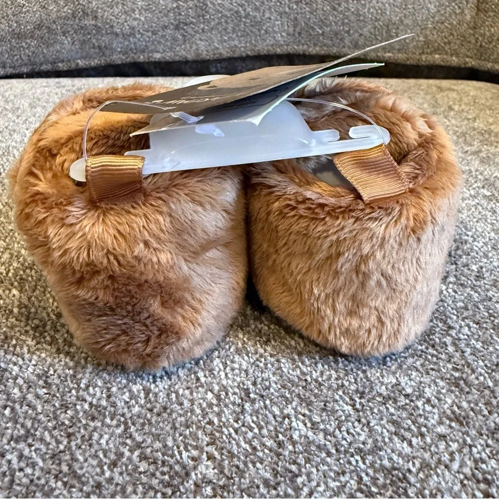 NWT Bearpaw infant size 3 brown faux fur booties